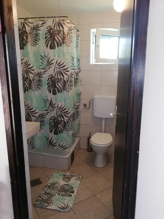 Sobe Zimmer Rooms Nika Tusilovic Zewnętrze zdjęcie